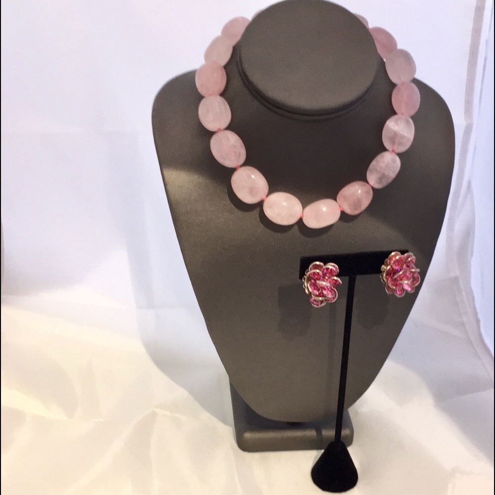 Pink Quarts Necklace stone approximately 40mm silver clasp , round neck 16”